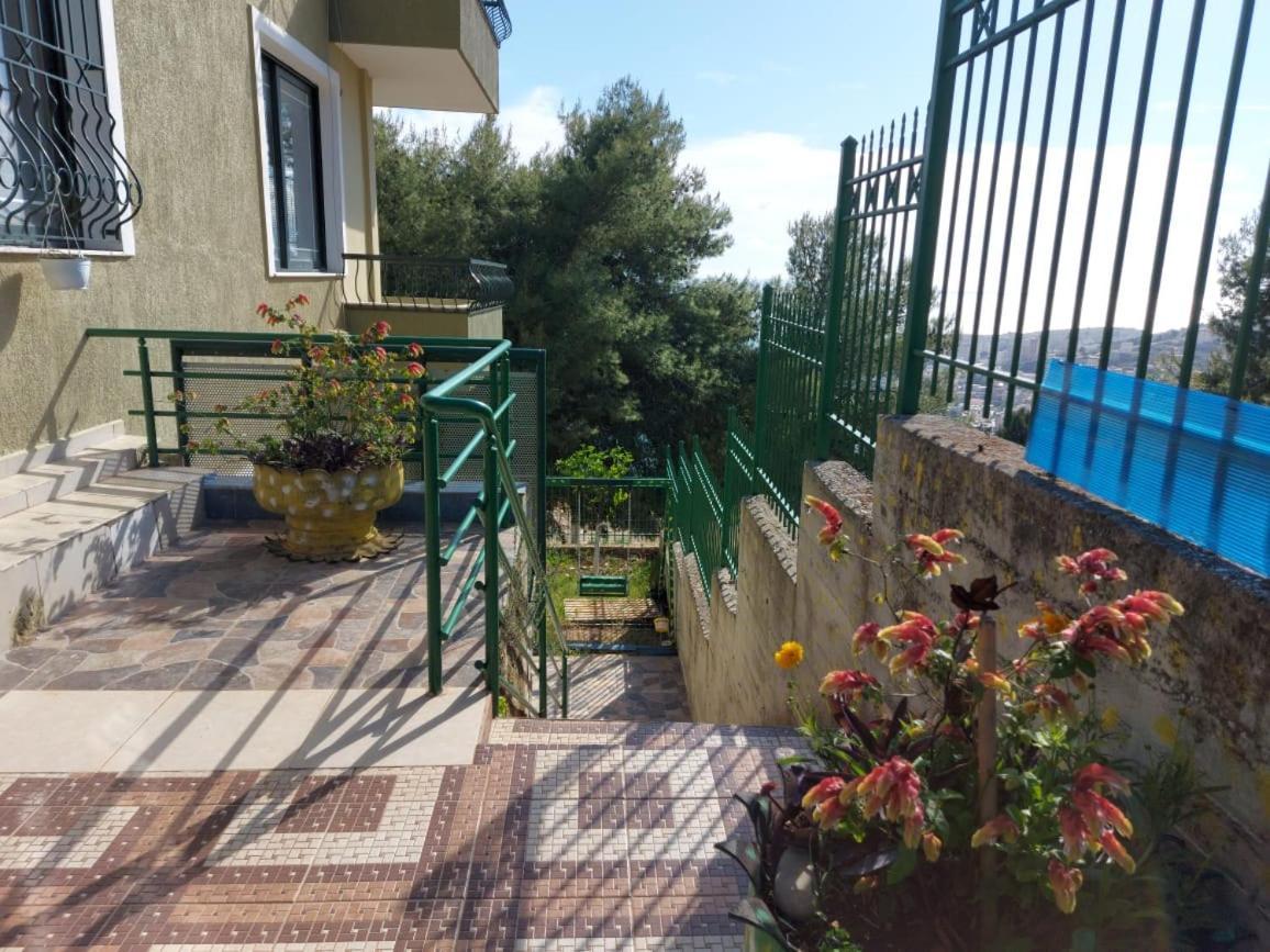 Villa Luiza Sarandë Exteriör bild